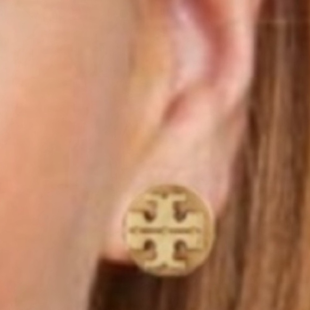 Tory Burch gold logo Disc stud earrings - Picture 7 of 9